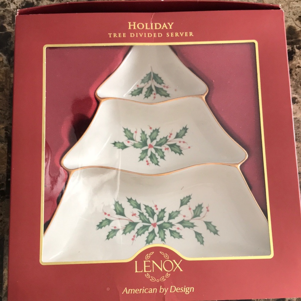 NWOT! Lenox Holiday Divided Server Holly Tree